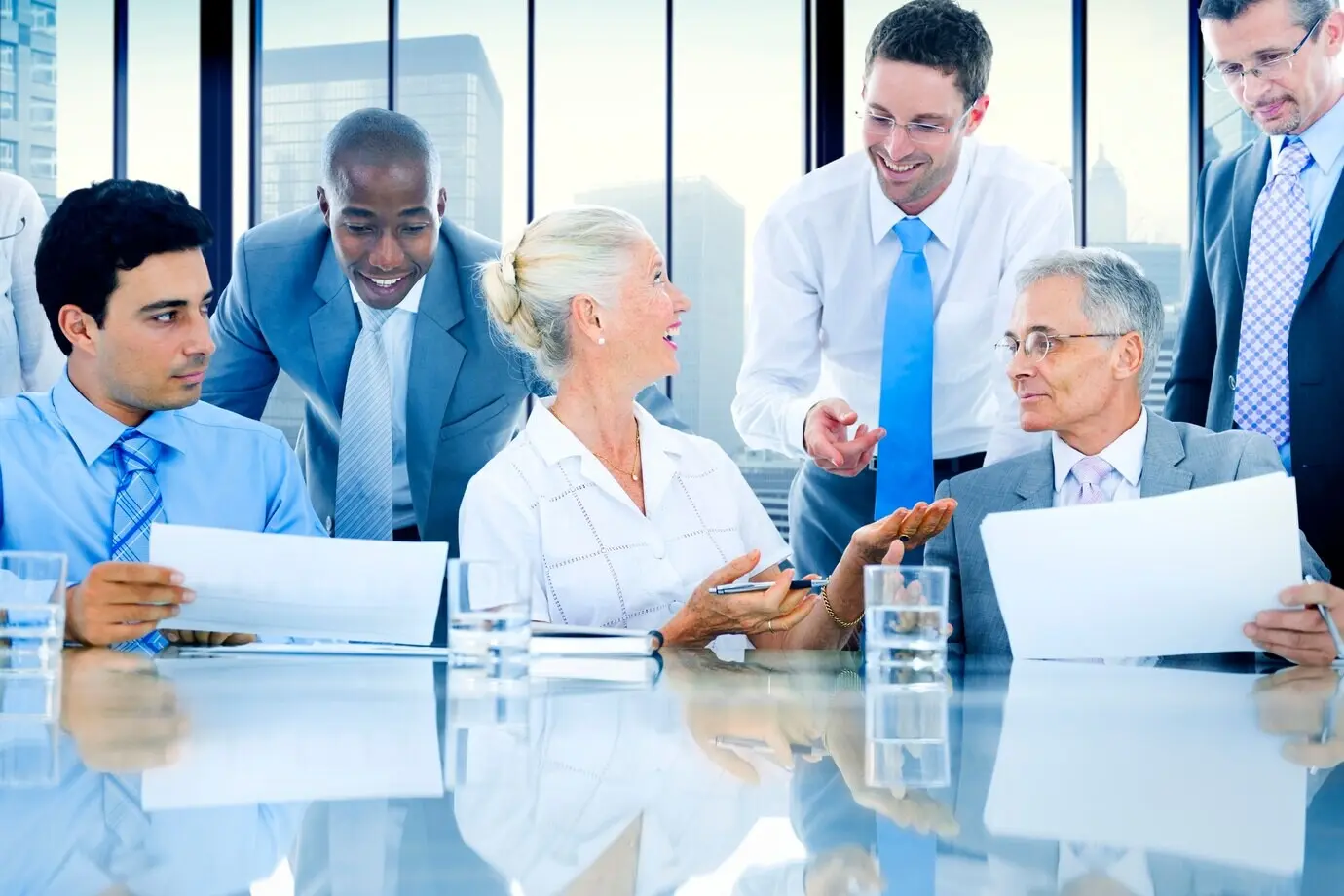 Geschäftsleute in einer Diskussion